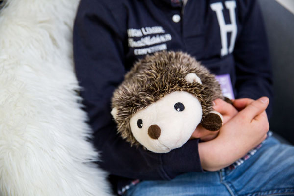 Habibi Plush Värmenalle Igelkotten Ingrid - Habibi Plush